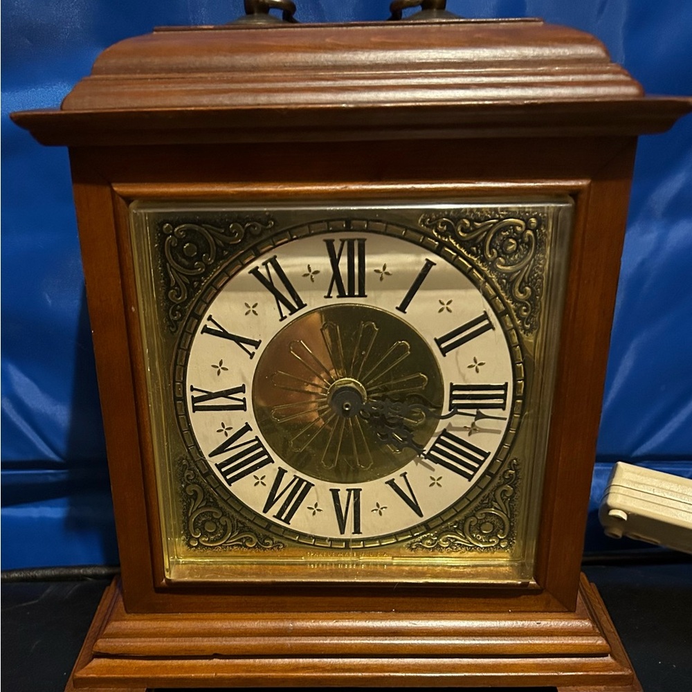 Vintage Spartus Wooden Mantle Clock